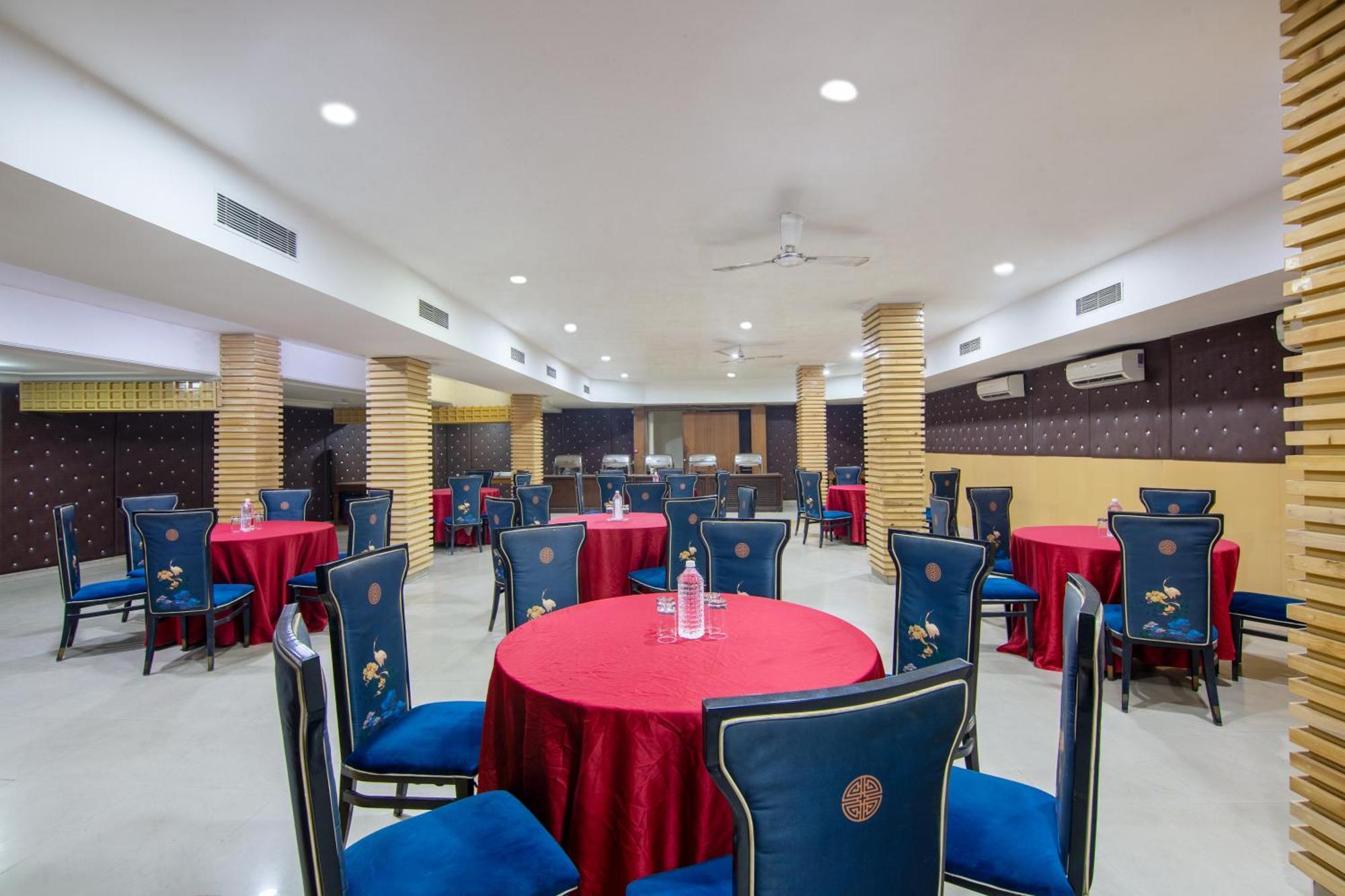 Hotel Lohmod At National Highway 8 - Free Airport Transffer New Delhi Eksteriør billede