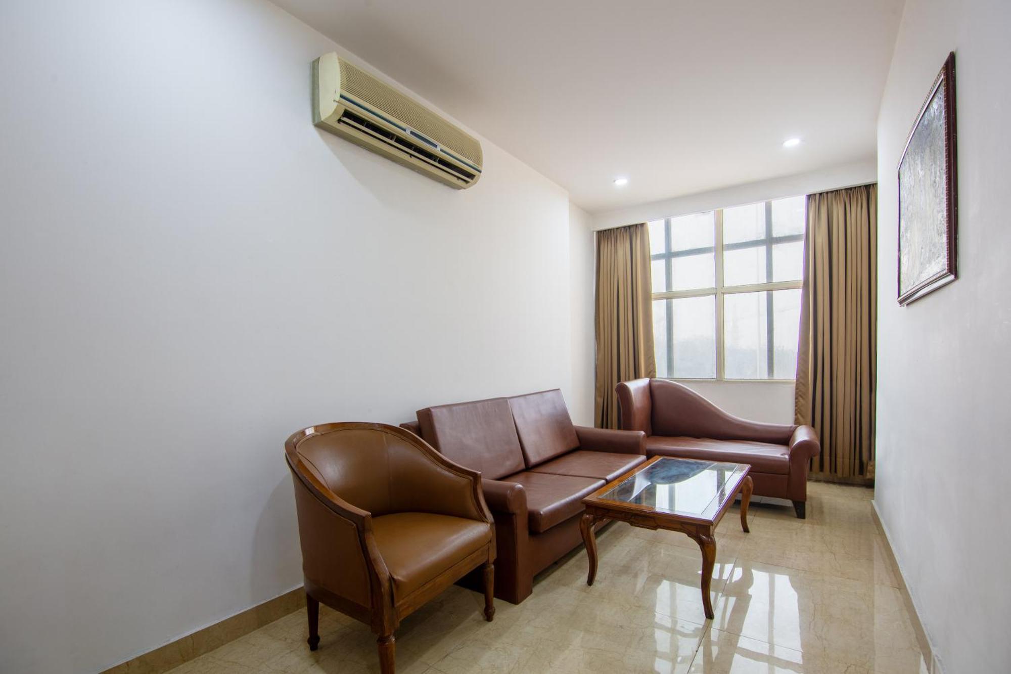Hotel Lohmod At National Highway 8 - Free Airport Transffer New Delhi Eksteriør billede