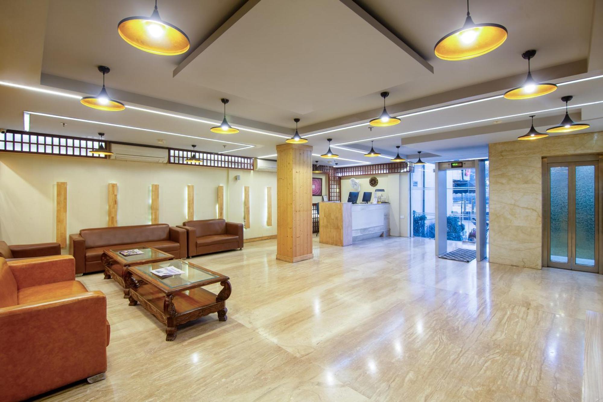 Hotel Lohmod At National Highway 8 - Free Airport Transffer New Delhi Eksteriør billede