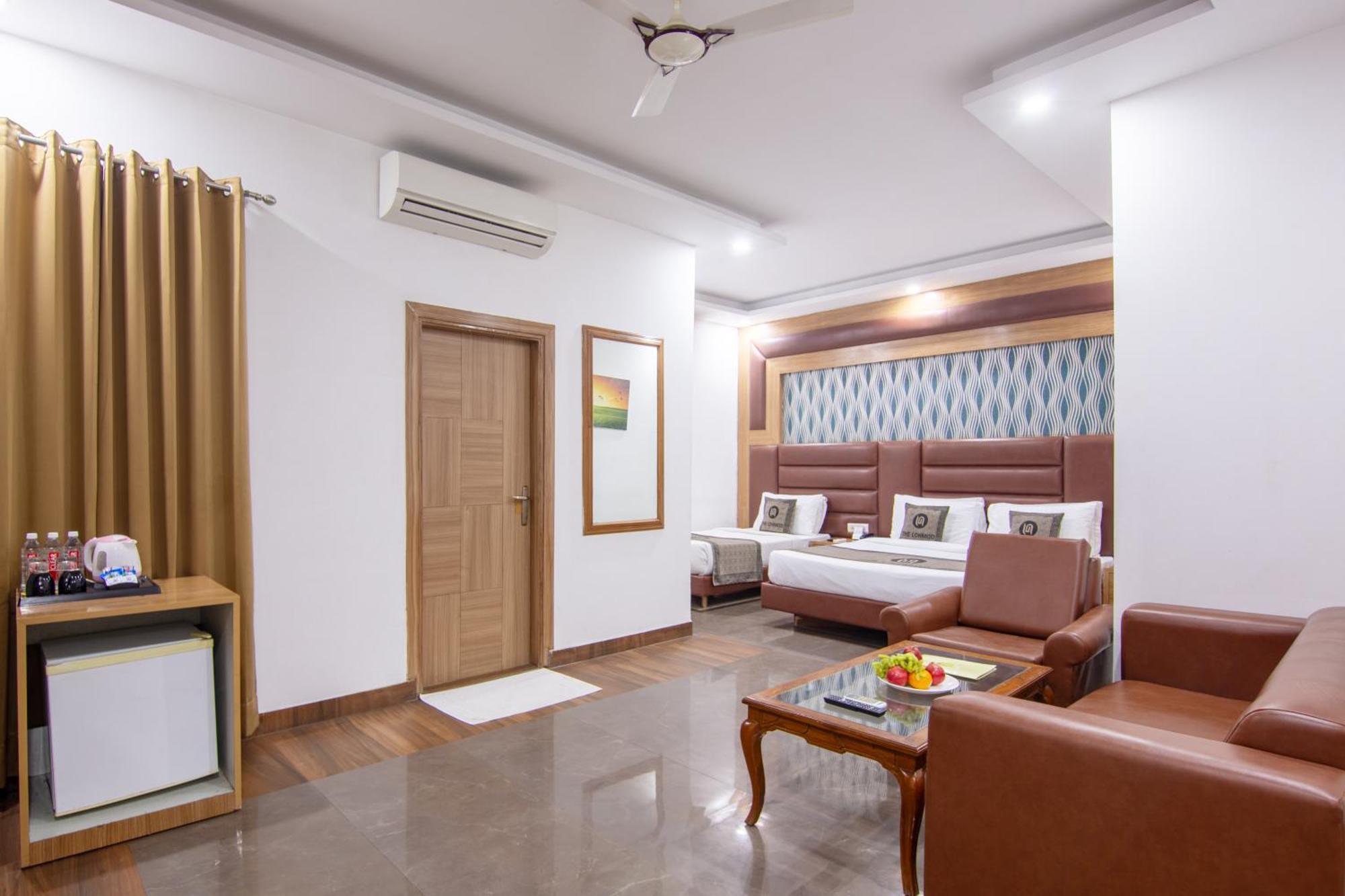 Hotel Lohmod At National Highway 8 - Free Airport Transffer New Delhi Eksteriør billede