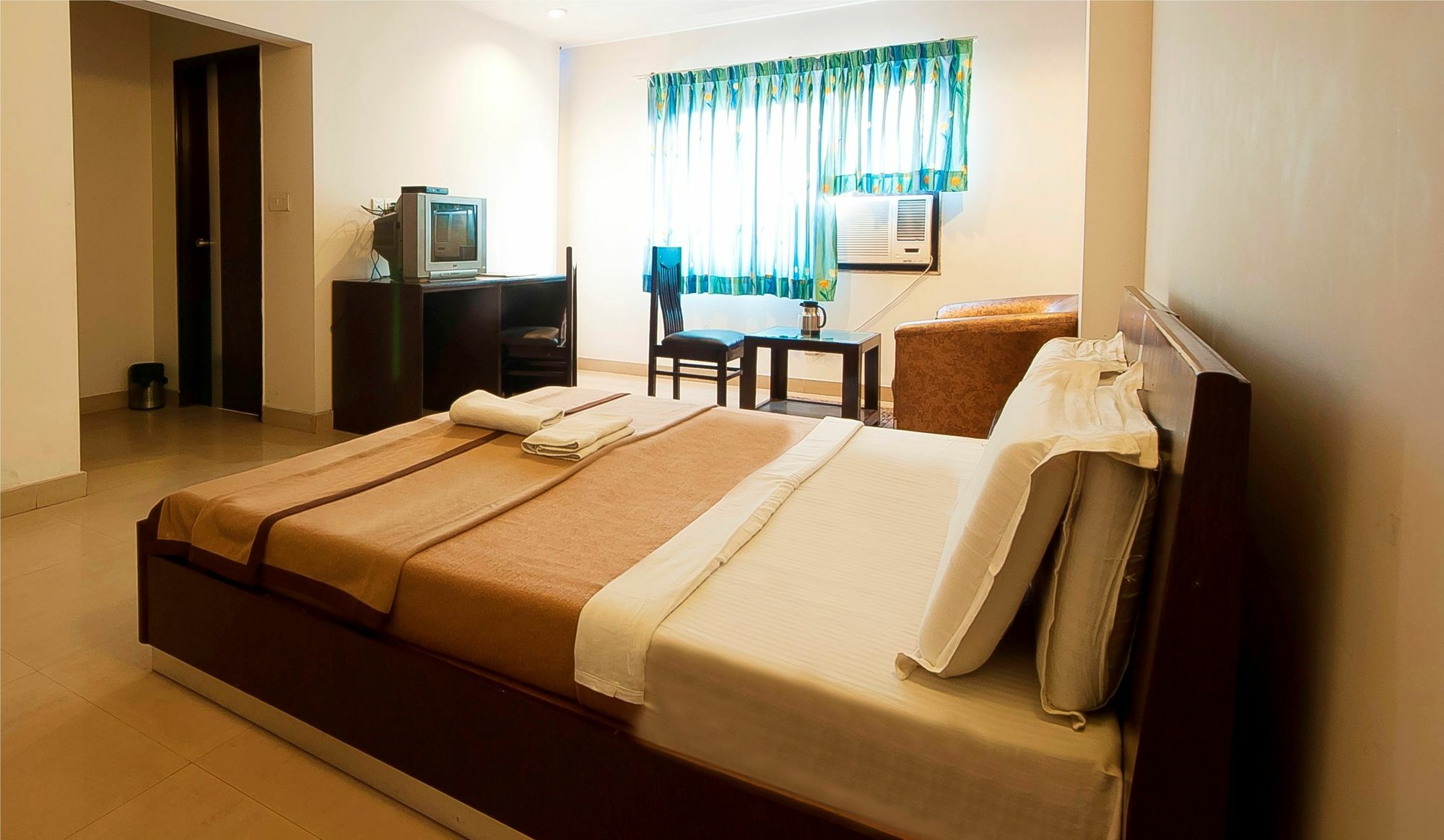 Hotel Lohmod At National Highway 8 - Free Airport Transffer New Delhi Eksteriør billede