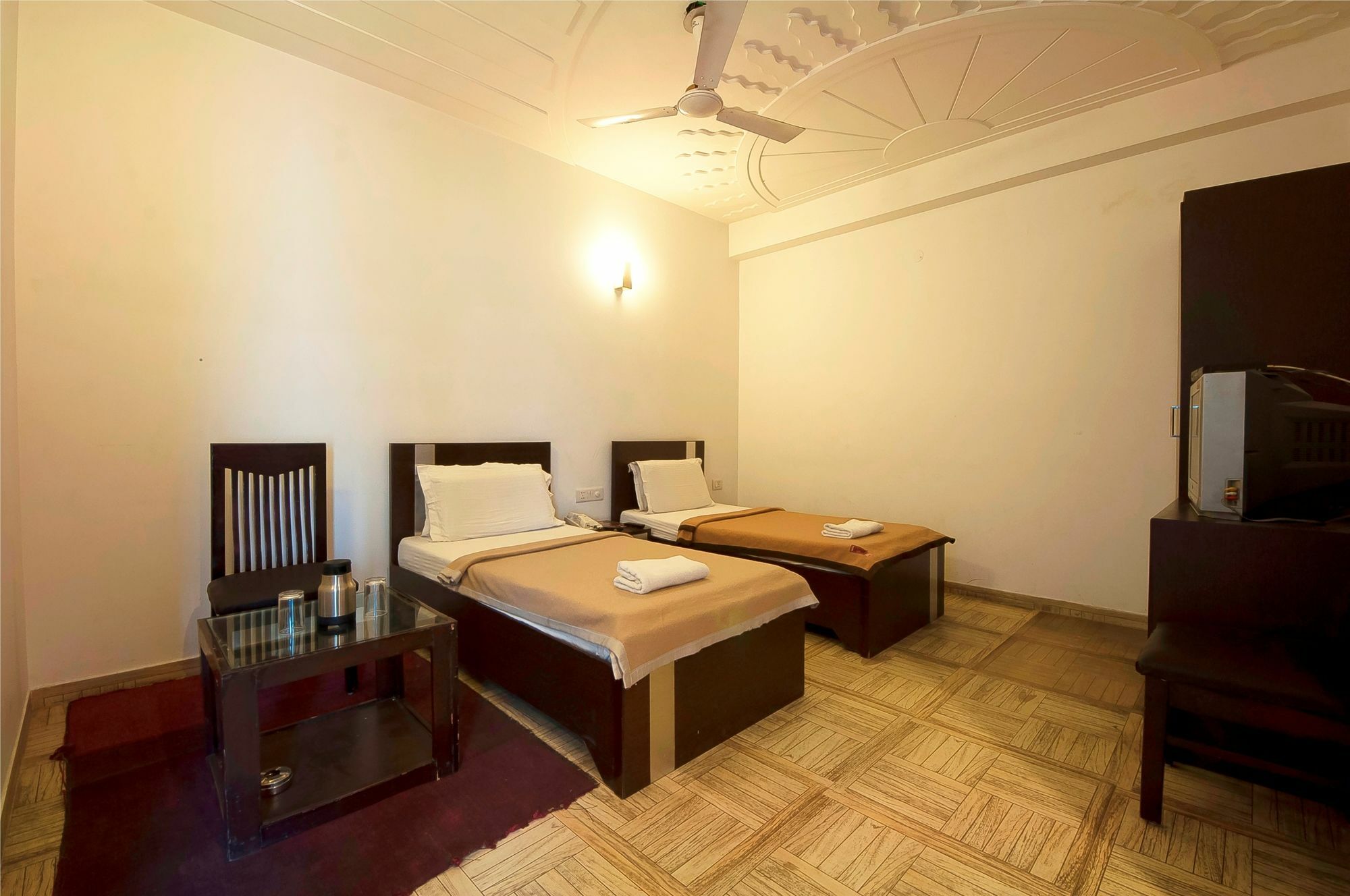 Hotel Lohmod At National Highway 8 - Free Airport Transffer New Delhi Eksteriør billede